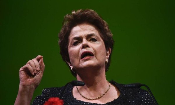 Dilma: 'Vamos abrir o ano de 2018 e fazer essa discussão sobre minha candidatura'