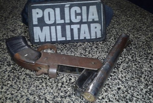 PM prende jovem com escopeta e evita assassinato