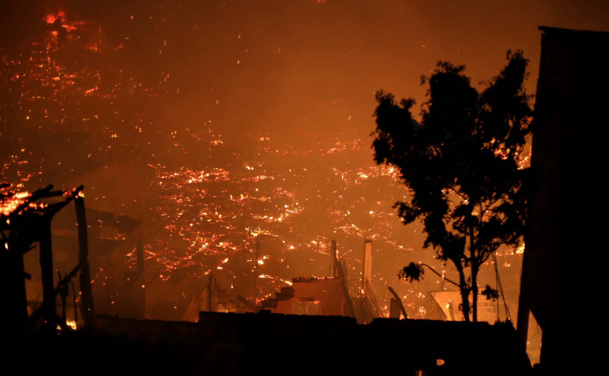 TRAGÉDIA NA AMAZÔNIA: Manaus monta esquema de atendimento a famílias vítimas de incêndio