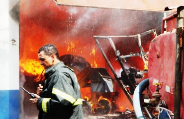 SINISTRO - Incêndio em loja de equipamentos assusta região central de Porto Velho - Fotos