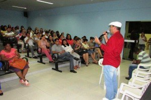 Prefeito concede reajuste salarial a servidores municipais