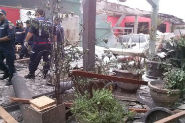 Explosão mata homem e destrói casas em Rio Branco