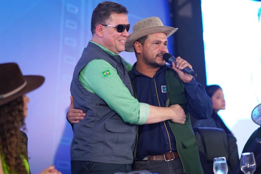 MARCELO CRUZ: Deputado celebra grande volume de negócios na Rondônia Rural Show 