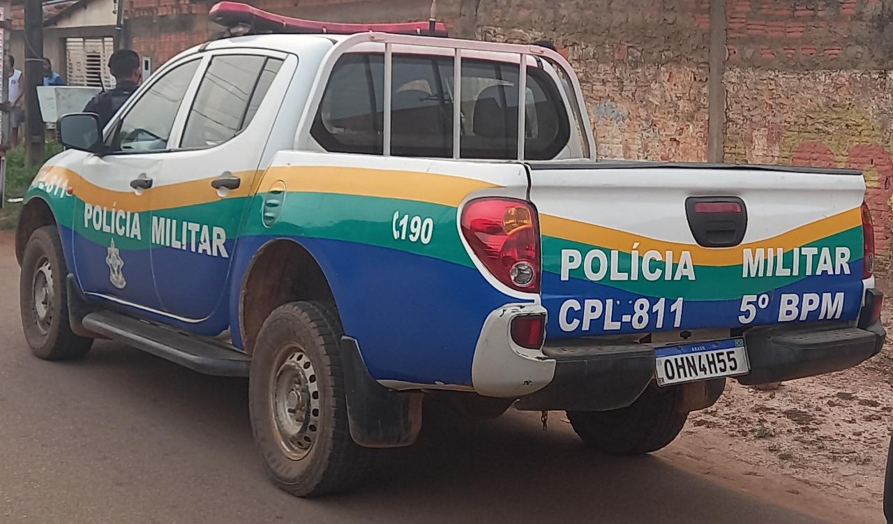 VIOLÊNCIA: Rapaz escapa de ser assassinado a facadas pelo ex-cunhado na frente de casa