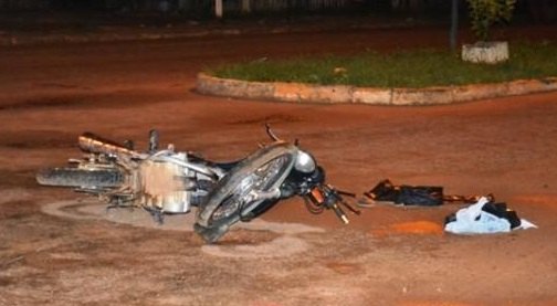 Colisão entre motos deixa duas pessoas feridas