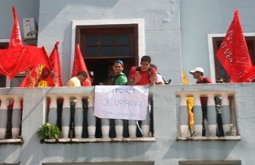 Polícia Federal monitora prédio da UNIR e energia elétrica é cortada - Confira fotos da manifestação