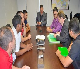 Anderson do Singeperon intercede para que Estado convoque socioeducadores