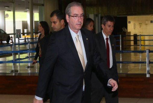 Cunha espera decisão do STF sobre impeachment para instalar comissões