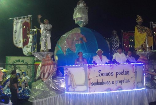 Asfaltão vence desfile do grupo Especial das Escolas de Samba