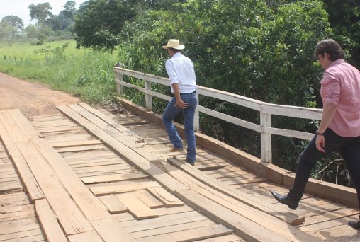 Prefeito acompanha reparos em pontes da linha 32