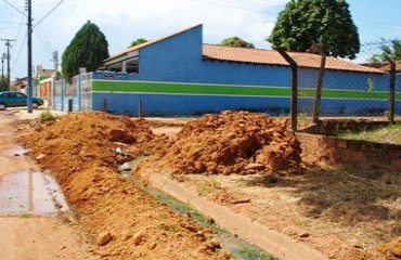 COTIDIANO – “Lixão” e “cratera” tomam conta de bairro da zona Sul de Porto Velho – Confira fotos