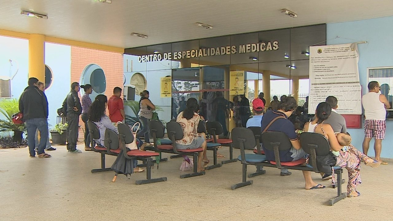 PURGATÓRIO: Pacientes sofrem para conseguir atendimento no prédio do CEM