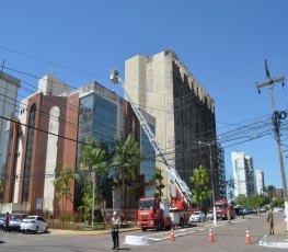 Realizada simulação de abandono do prédio do TCE
