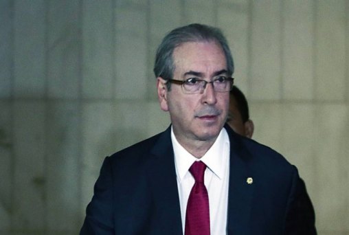 Cunha recebe notificação de processo no STF que pede seu afastamento