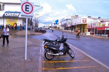 Prefeitura entrega obra de calçamento e apresenta projeto de urbanização