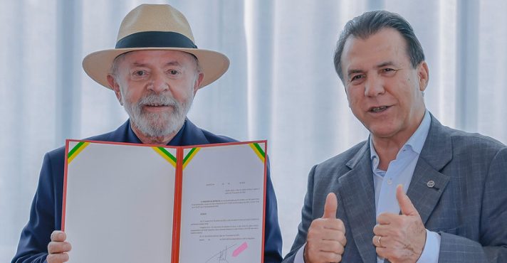 DEFINIDO: Lula assina decreto que eleva salário mínimo para R$ 1.518 