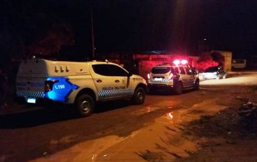 POLÍCIA INVESTIGA: Homem de 55 anos é morto a golpes de faca em chácara