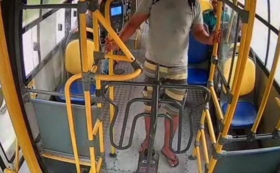 NO SÃO SEBASTIÃO: Mais um assalto dentro de ônibus é registrado em Porto Velho 