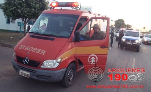 Criança fica ferida após acidente ao sair de escola 