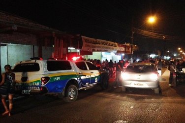 Bandidos invadem residência na zona Sul da Capital e mantém família e vizinhos reféns 