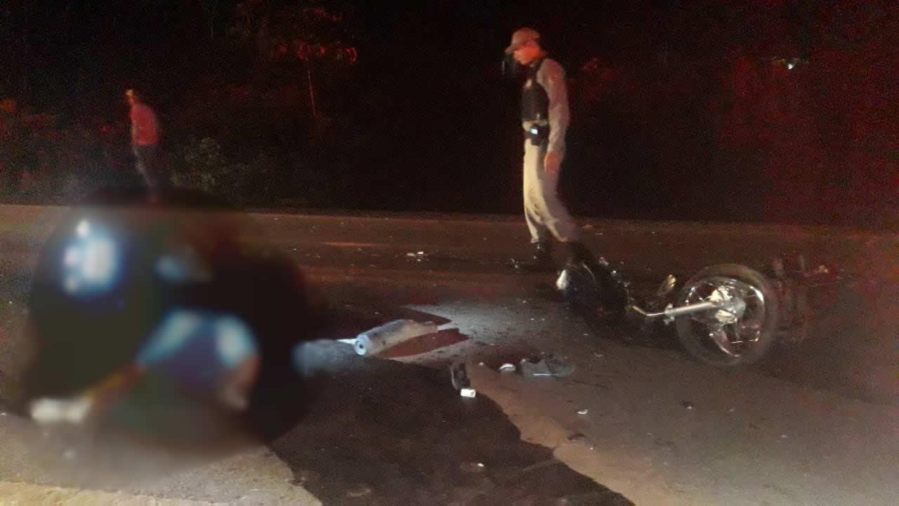 FATAL: Colisão entre motocicletas deixa dois mortos e um gravemente ferido na BR-364