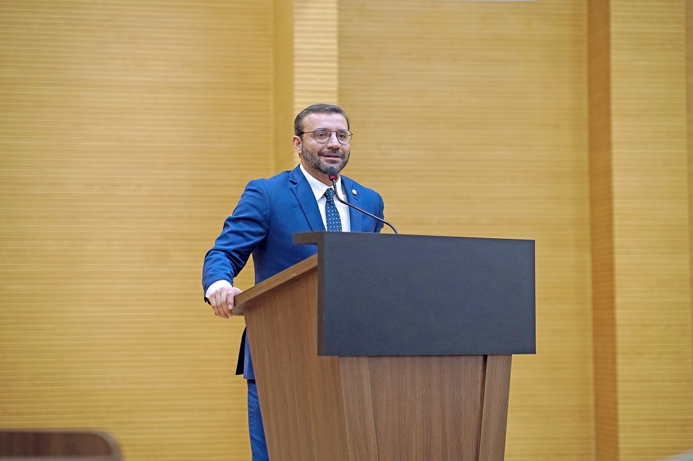 RIBEIRO DO SINPOL: Deputado propõe inclusão de disciplina sobre IA nas escolas públicas de RO