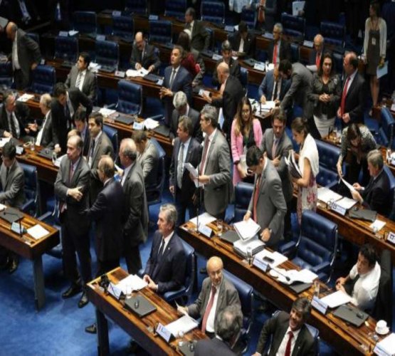 Senado aprova em 1º turno PEC que prevê fim de coligações