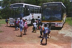 Semtran apreende ônibus escolar que trafegava em condições irregulares