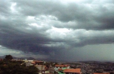 Ano Novo pode começar com chuva em grande parte do país