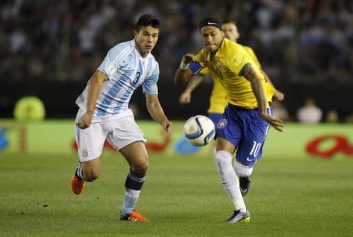 Brasil começa mal, mas reage e arranca empate na Argentina