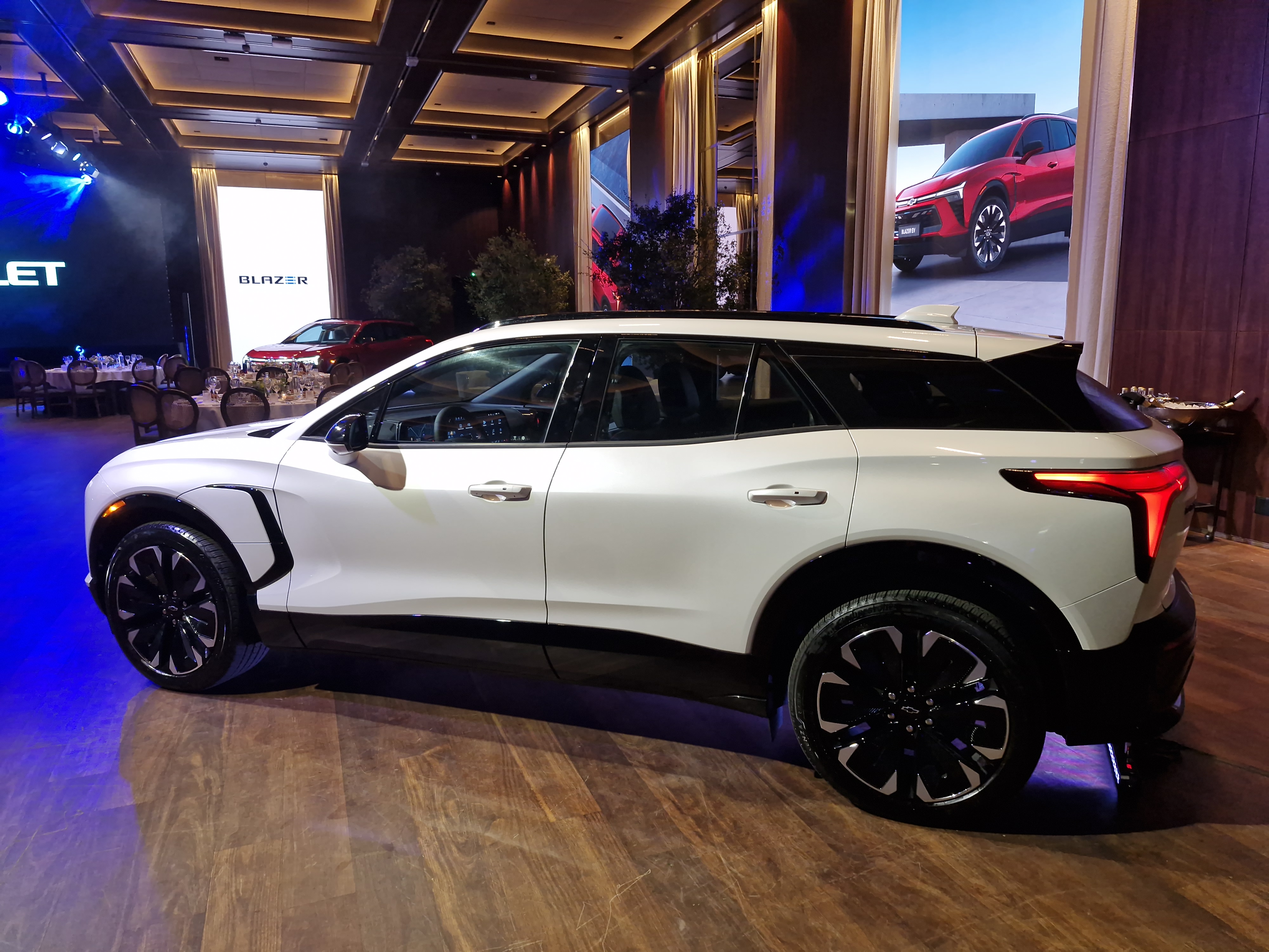 Chevrolet Blazer EV estreia no Brasil completamente diferente do seu antecessor