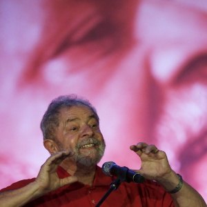 Lula tratou de contrato da Petrobras 
com empresa de Eike, diz delator