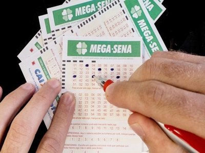 Mega-Sena acumula e sorteia R$ 10 milhões neste sábado