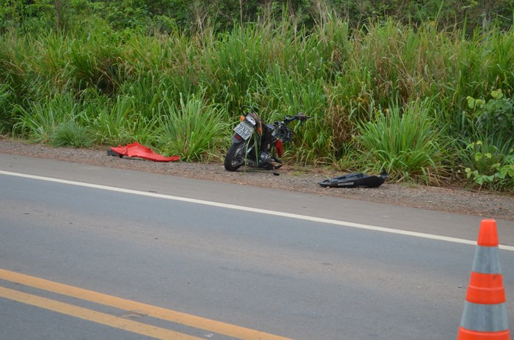 FATAL: Acidente frontal com picape na BR-364 mata motociclista na hora