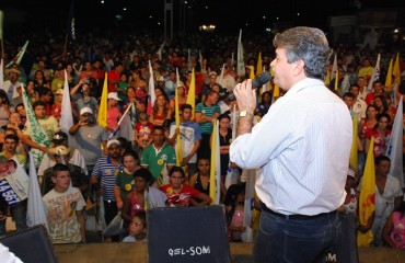 ELEIÇÕES 2010 - Cahulla comanda grande comício em Brasilândia e diz que Rondônia reconhece quem trabalha