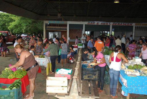 Antiga rodoviária vira nova feira de produtores 