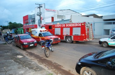 Princípio de incêndio em luxuoso prédio no centro da Capital tumultua trânsito e assusta moradores 