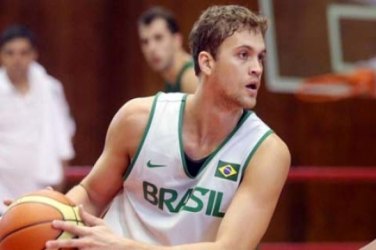 Ji-Paranaense é convidado para seleção brasileira de basquete