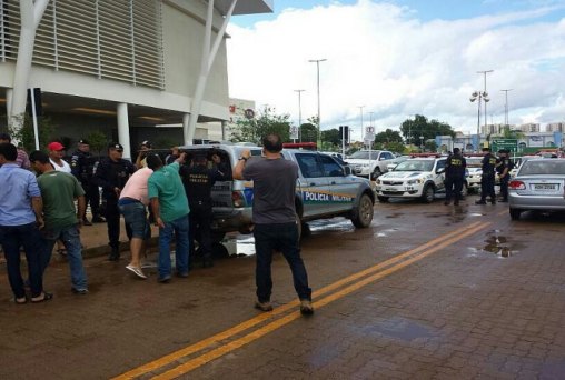 CORRE CORRE – Seguranças apreendem adolescente no Porto Velho Shopping