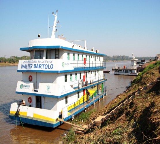 Ribeirinhos do Guaporé e Mamoré são atendidos pelo Barco Hospital