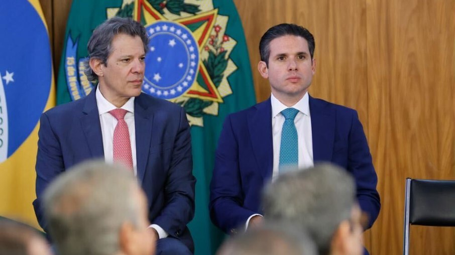 IMPOSTO: Câmara aprova urgência para ampliar isenção do IR até R$ 5 mil