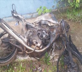 Motocicleta incendiada pode ter sido usada no assassinato de prefeito 