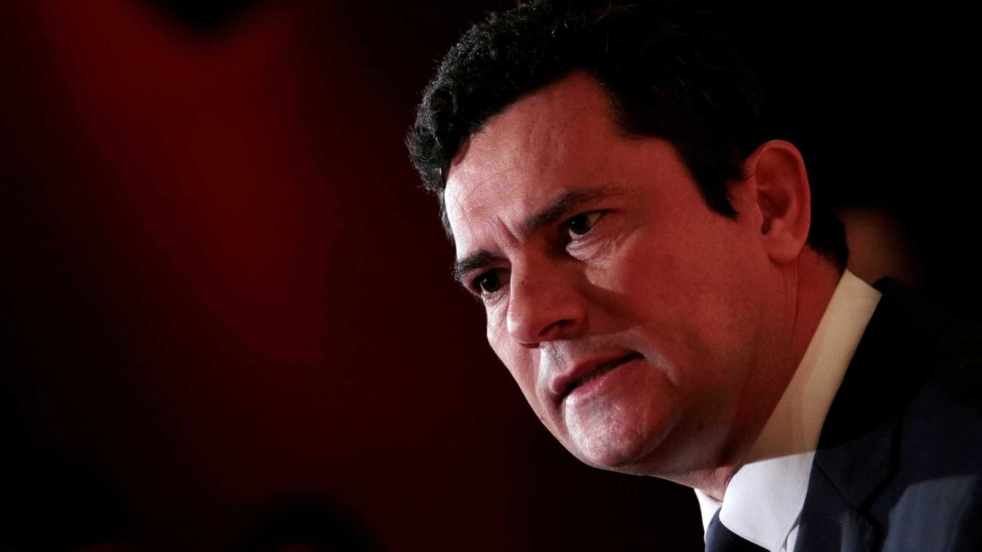 Lula não terá privilégios em visitas, decide Moro