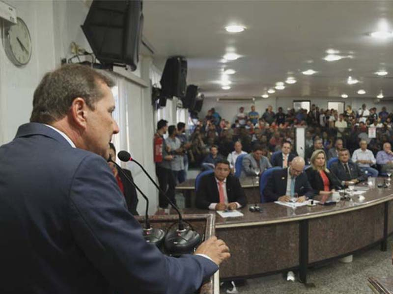 IMPEACHMENT: Vereadores estão desacreditados e denúncia não é lida em plenário