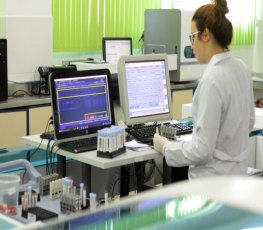 Laboratório Estadual se destaca com exames gratuitos e inéditos em Rondônia