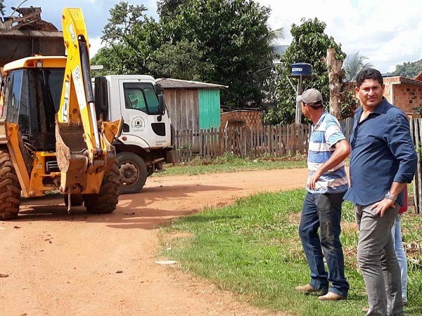 Maquinários vão ficar em Nova Califórnia, diz vereador Márcio Pacele do Sitetuperon.