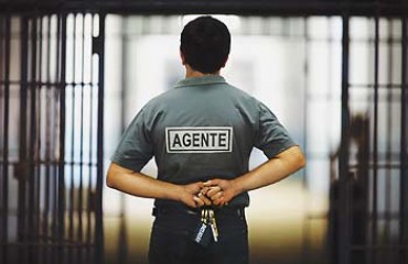 Aluno do curso de formação de agente penitenciário é preso acusado de falsificar documentos