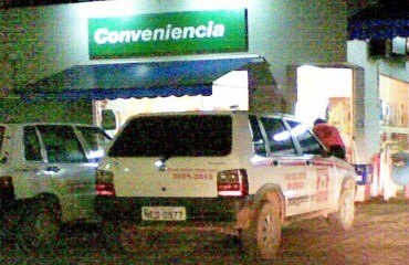 Servidor da Prefeitura é preso embriagado comprando cerveja com carro oficial