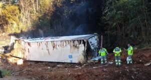 TRÁGICO: Motorista morre após carreta tombar e veículo pegar fogo na BR-364