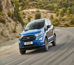 Ford EcoSport ST-Line visual esportivo sem estepe na traseira